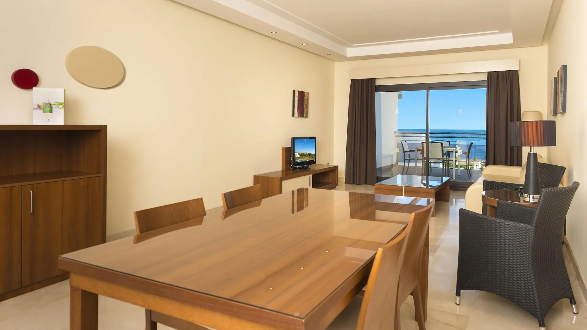 Estepona Hotel & Spa Resort 4*,