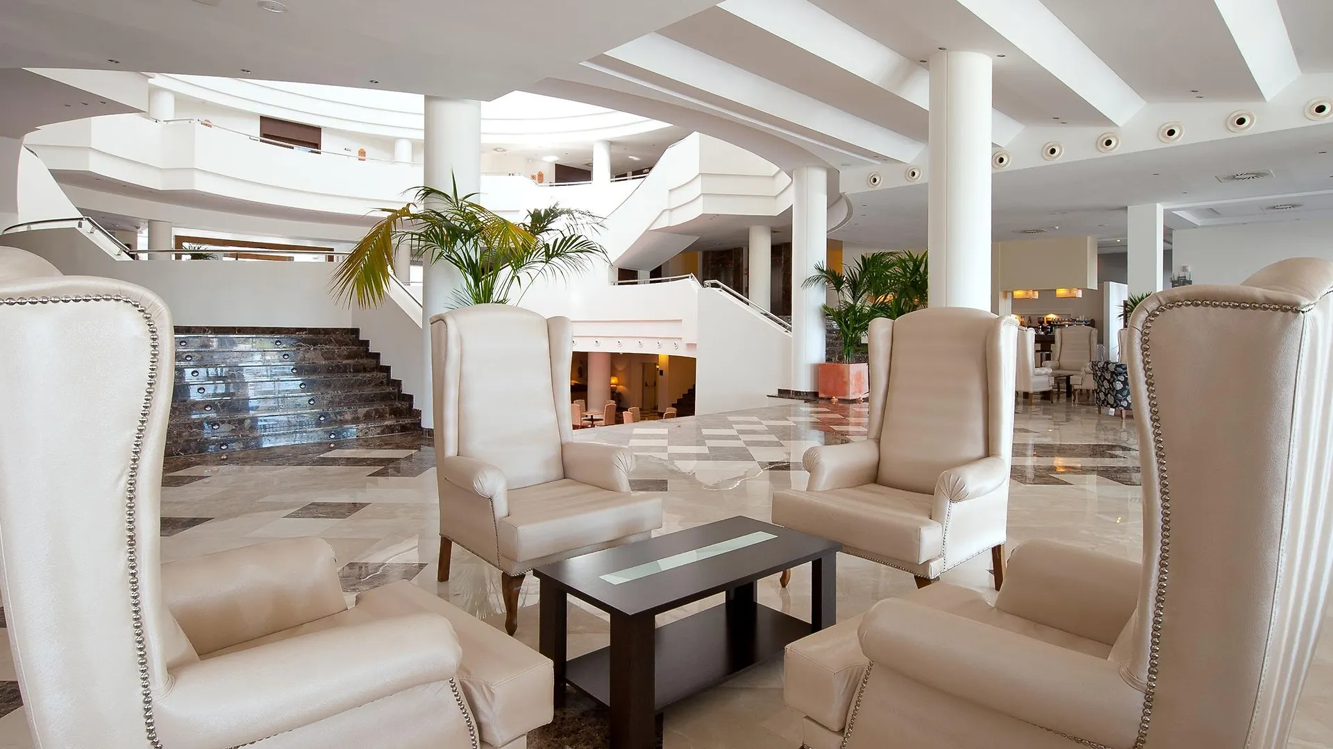 Estepona Hotel & Spa Resort