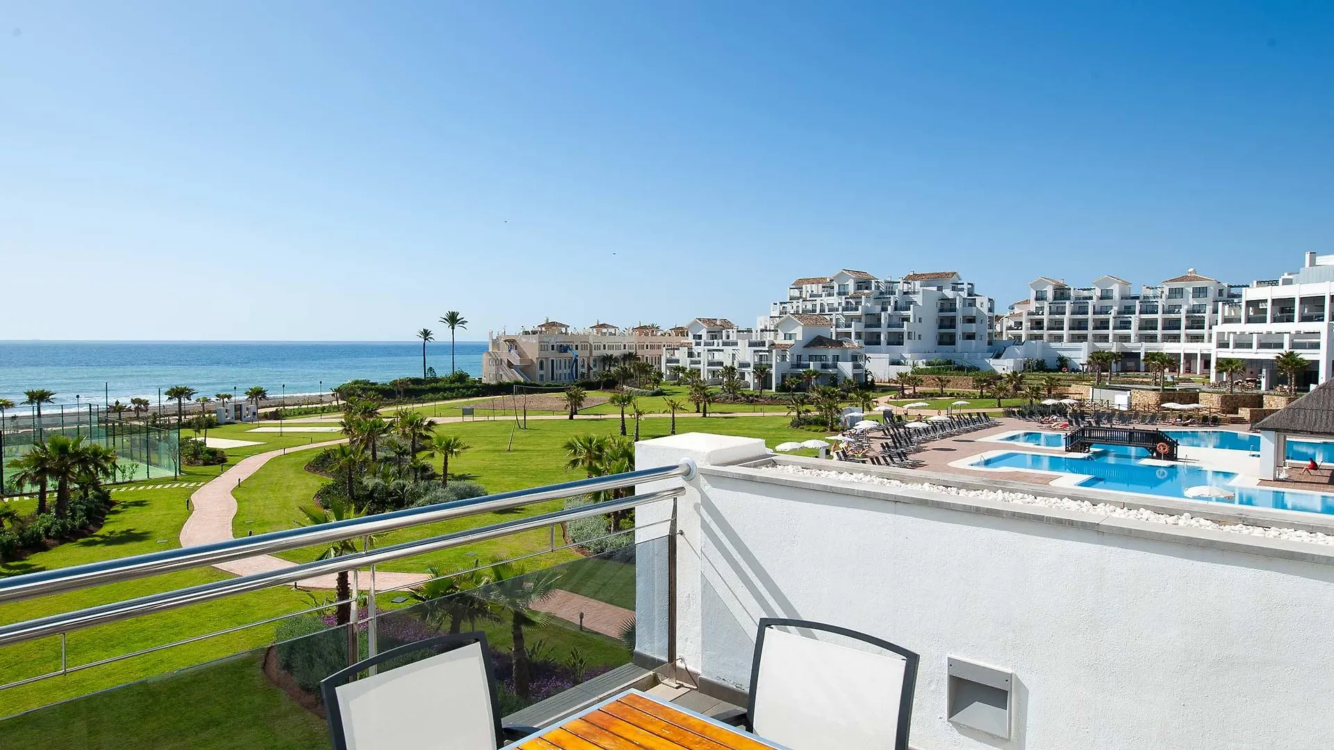 Estepona Hotel & Spa Resort 4*,